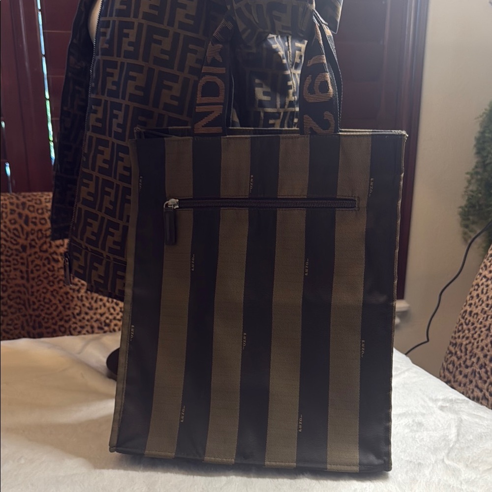 Fendi Women’s Pequin fold up ToteBag